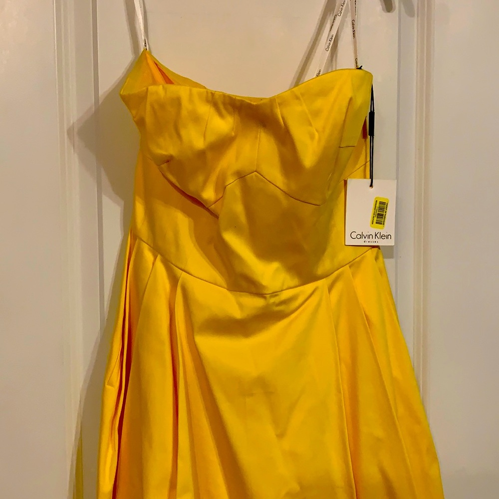 Yellow dress with pockets